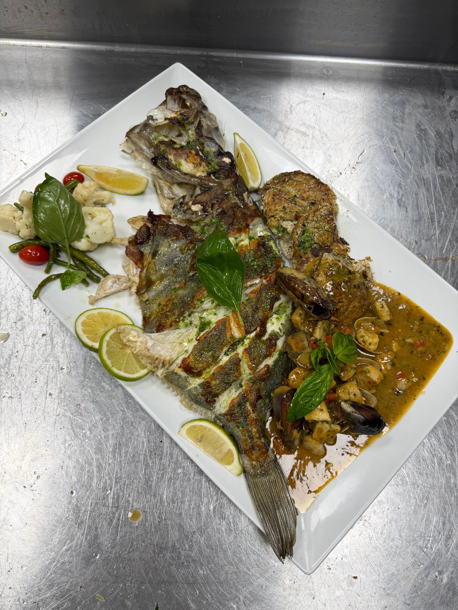 Ambiente del comedor de Costimar Martil